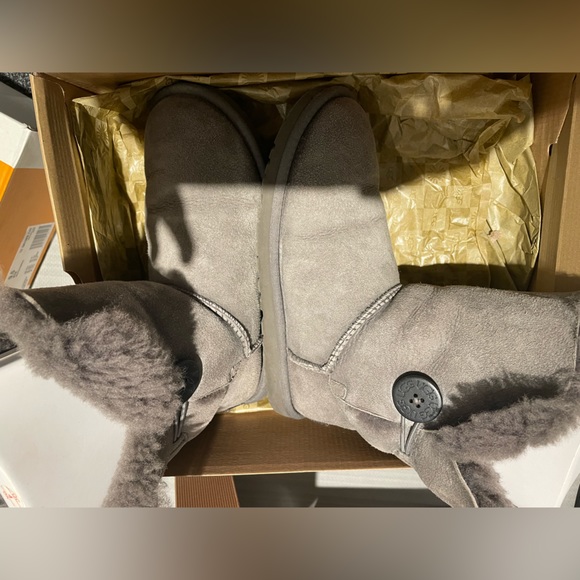 UGG boots - Picture 3 of 6